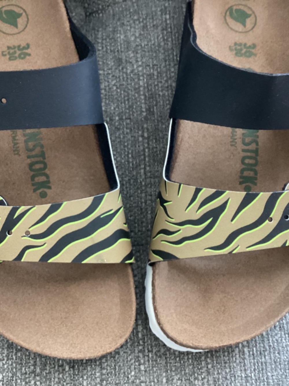 BIRKENSTOCK Women's Arizona Split Birko-Flor Sandals, size US5/ EU36 - Picture 2 of 13